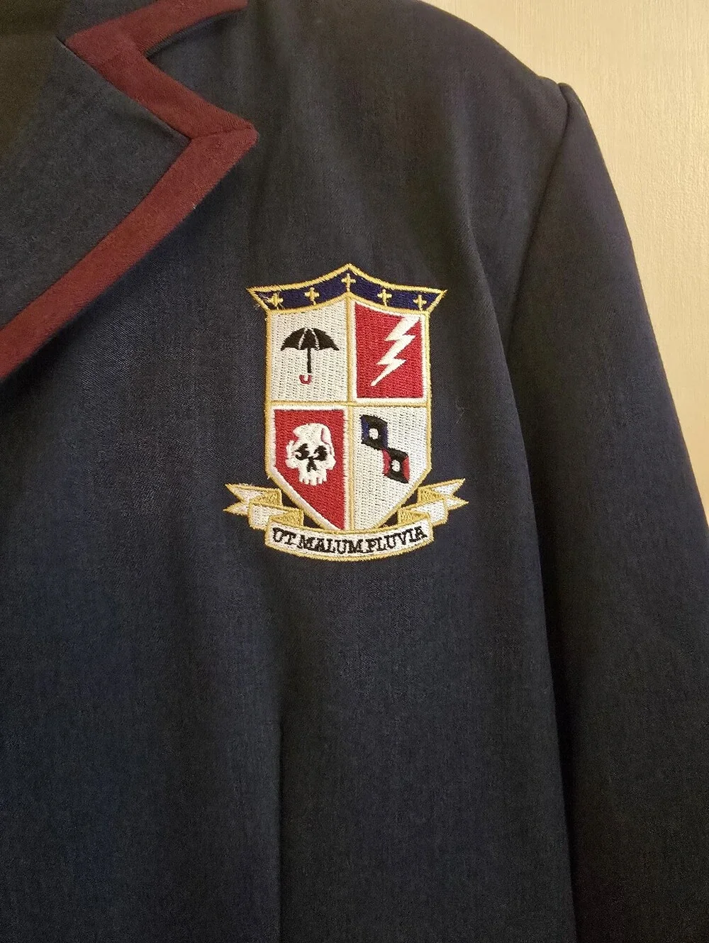 The Umbrella Academy Men’s Large Blazer Jacket NWT Licensed Cosplay Uniform